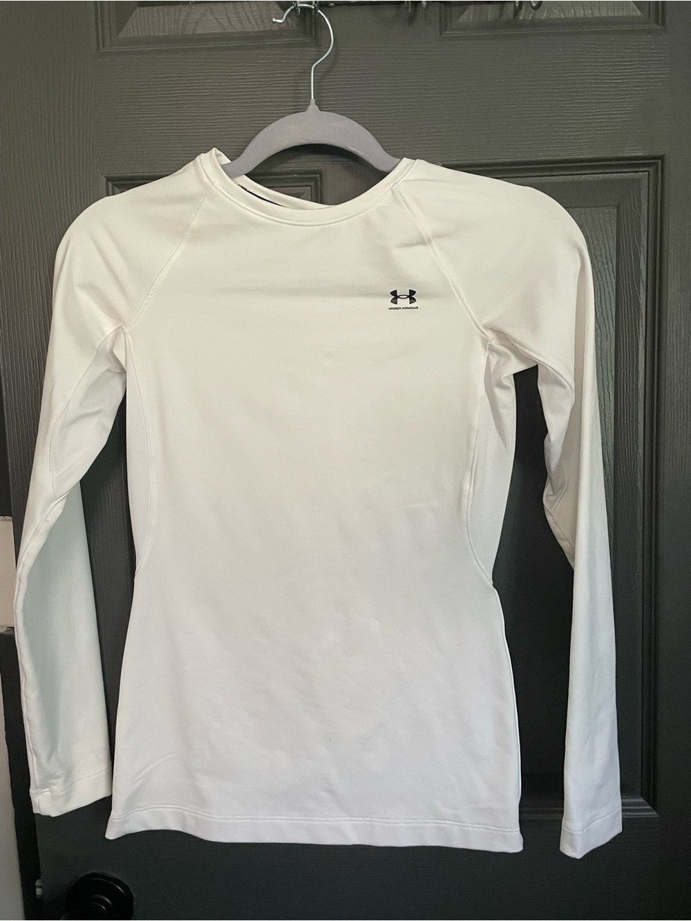 Under Armour Women's White Long Sleeve Athletic Crew Neck Tee